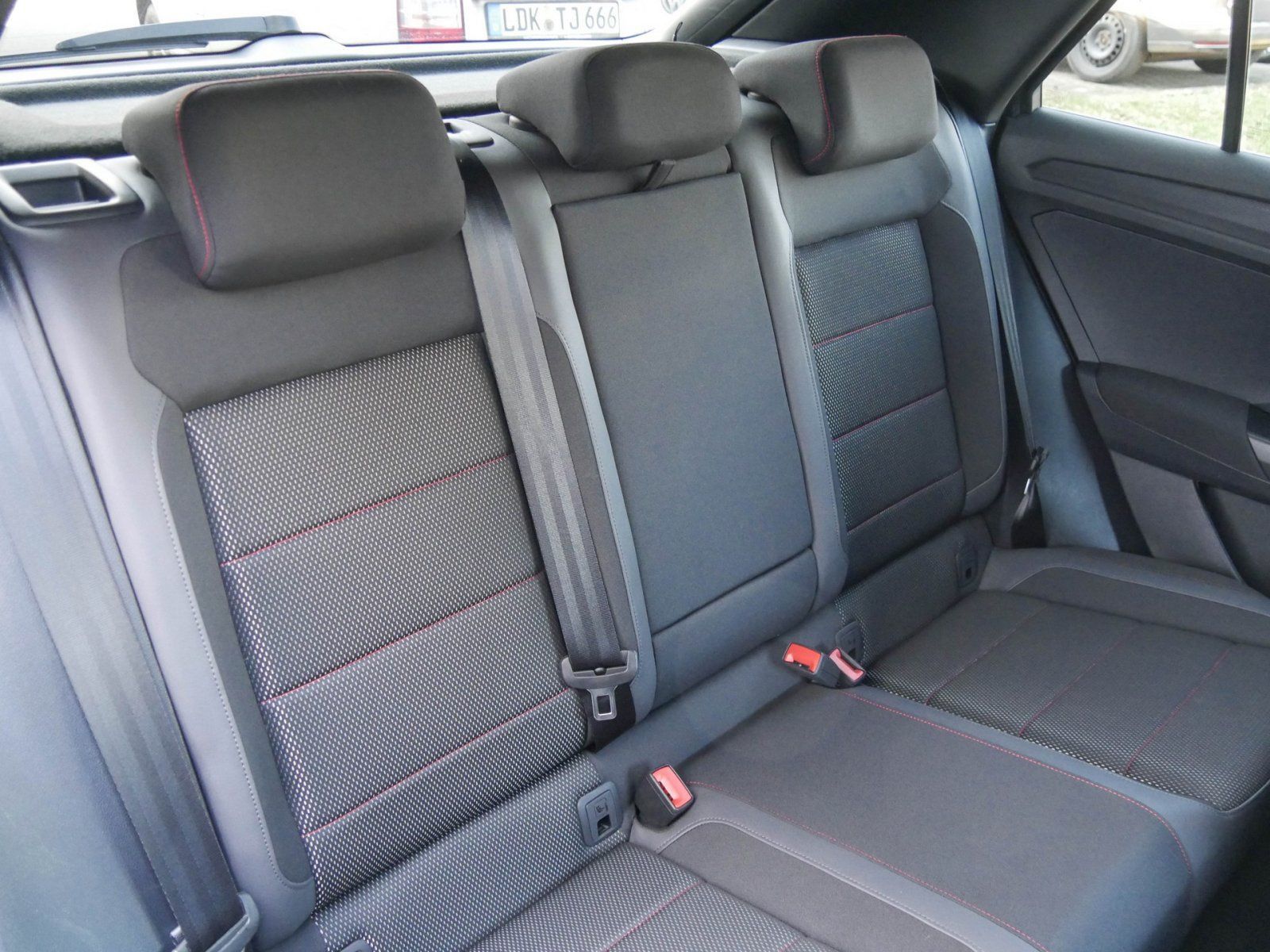 Volkswagen T-Roc - Bild 5