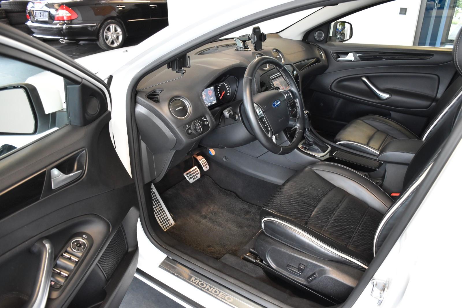 Ford Mondeo 2014 — photo 11