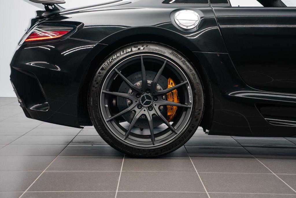 Mercedes-Benz SLS AMG