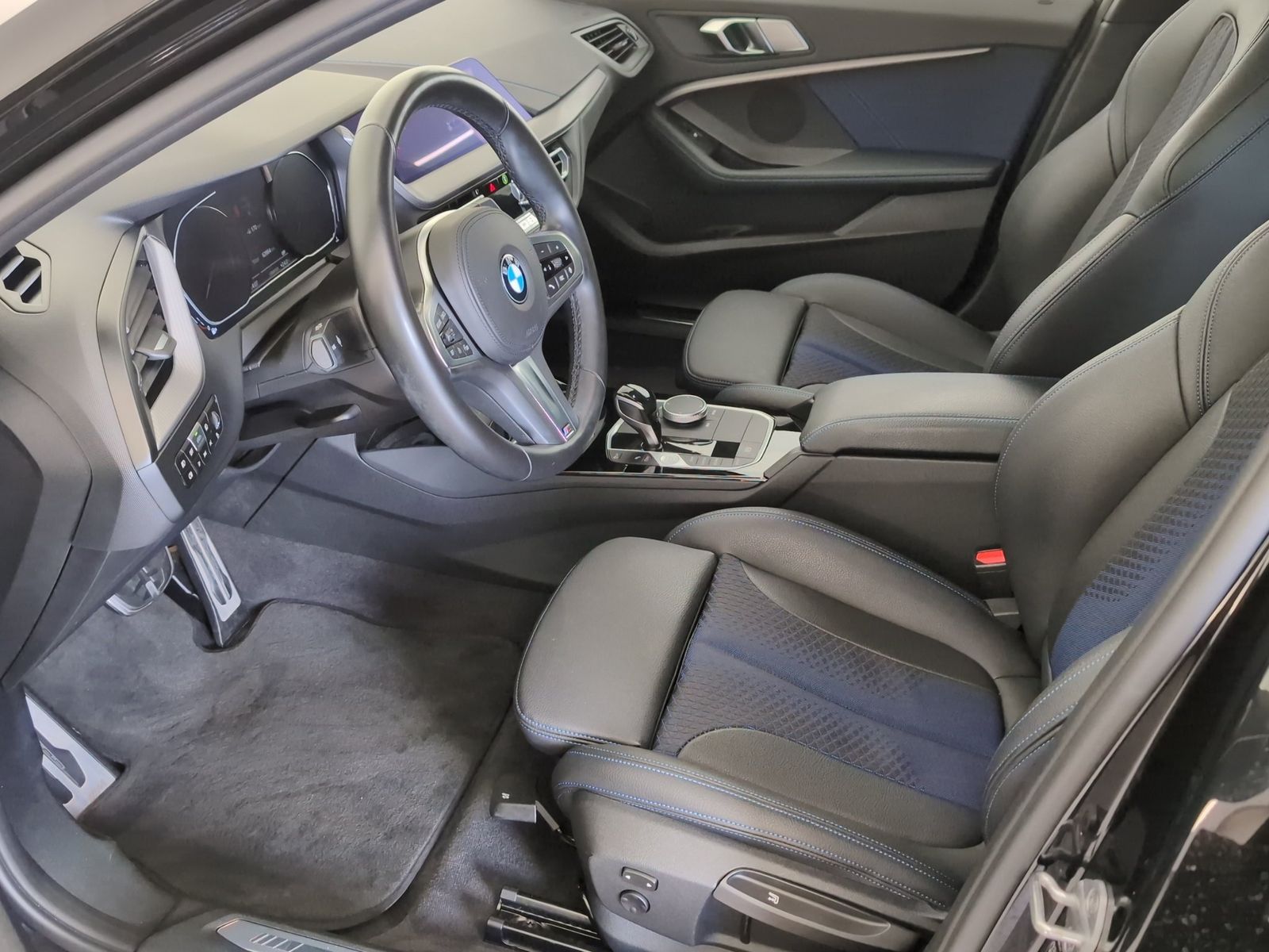 BMW 118i M Sport Navi/LED/PDCvo+hi/SHZ/MFL Navi/LED/ imagem 3