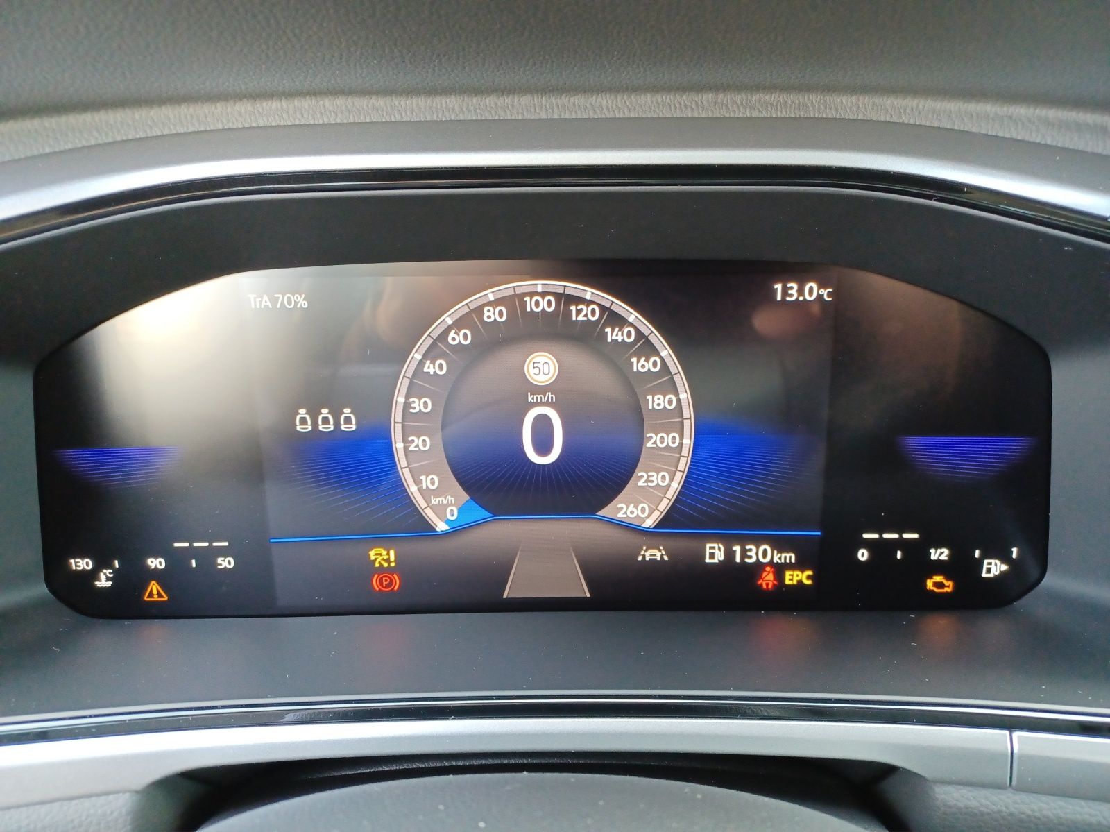 Fahrzeugabbildung Volkswagen T-Roc TSI Life LED CarPlay AID ACC RFK SH LM