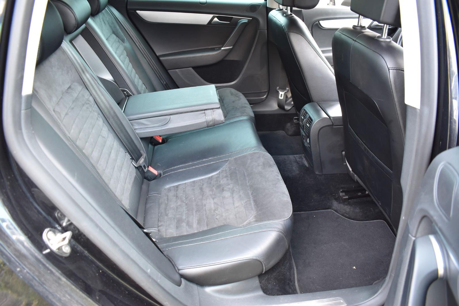 Volkswagen Passat 2011 — photo 11