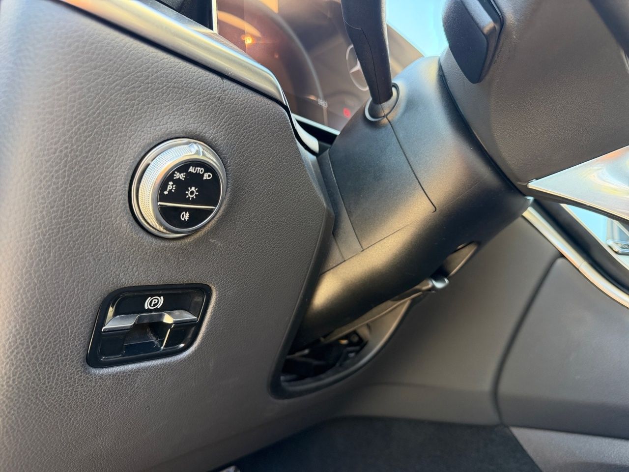 Fahrzeugabbildung Mercedes-Benz GLC 300 de 4M AVANTGARDE+AHK+DISTR+360+PRESAFE++