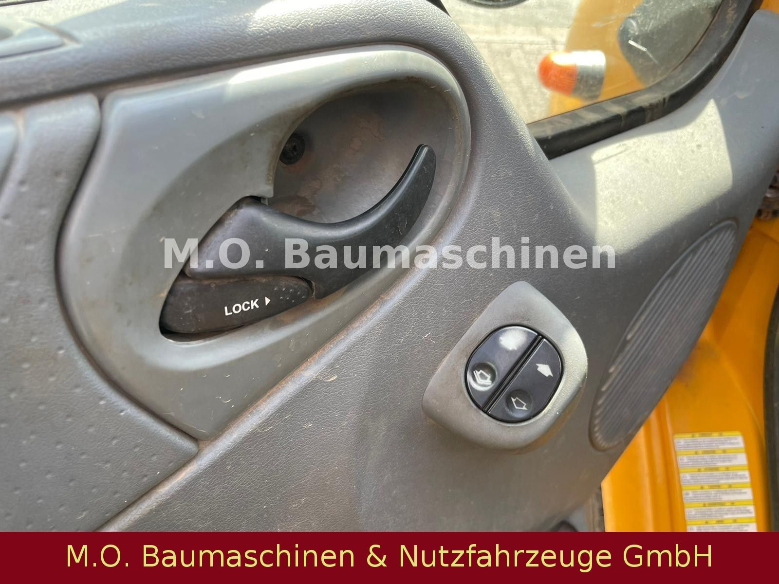 Fahrzeugabbildung Ford Transit Pritsche FT 350 EL /  DOKA / AC /