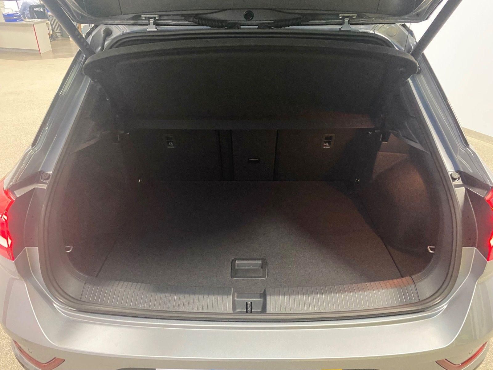 Fahrzeugabbildung Volkswagen T-Roc 1.5 TSI DSG Style+IQ MATRIX+Black Style+++