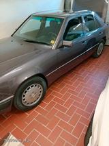 Mercedes-Benz Mercedes W124 E260 - Mercedes-Benz E 260: Von Privat