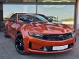 Chevrolet Camaro Coupé 2.0 / LED/CarPlay/20ZOLL/SHZ - gebrauchte Chevrolet Camaro aus dem Jahr 2022