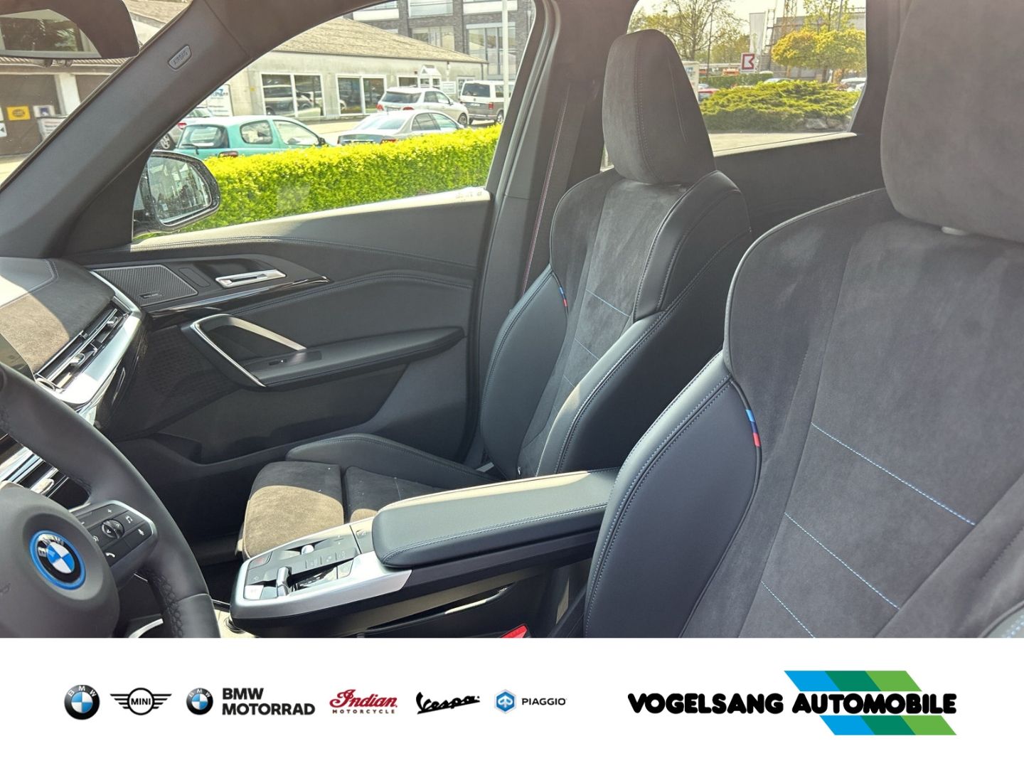 Fahrzeugabbildung BMW iX1 eDrive20 M Sport Park-Assistent Plus harman/