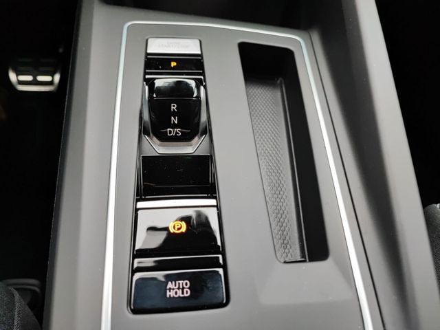 Golf 8 VIII Active eTSI 1.0 TSI 81kW 7-Gang