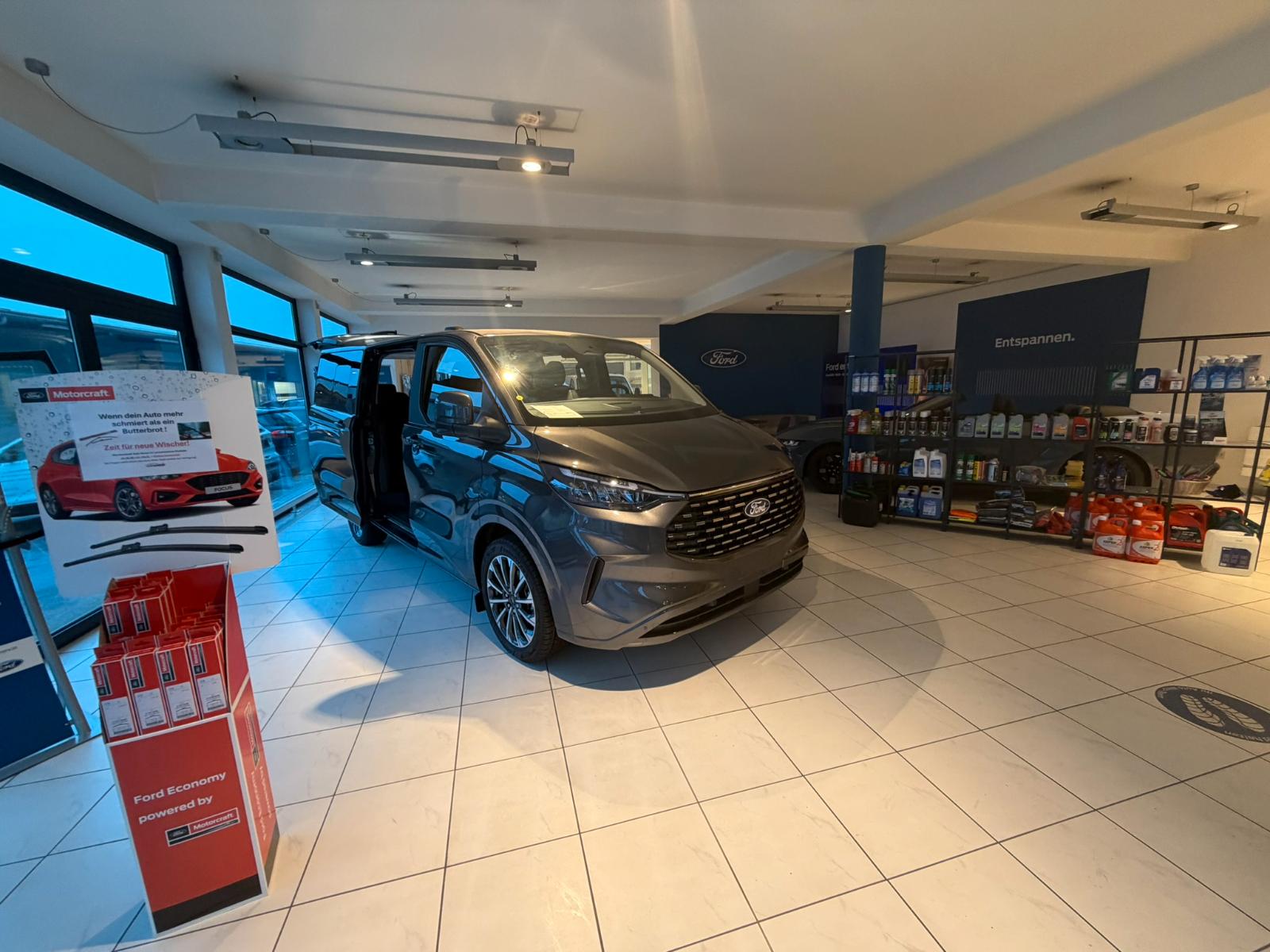 showroom-image-bottom