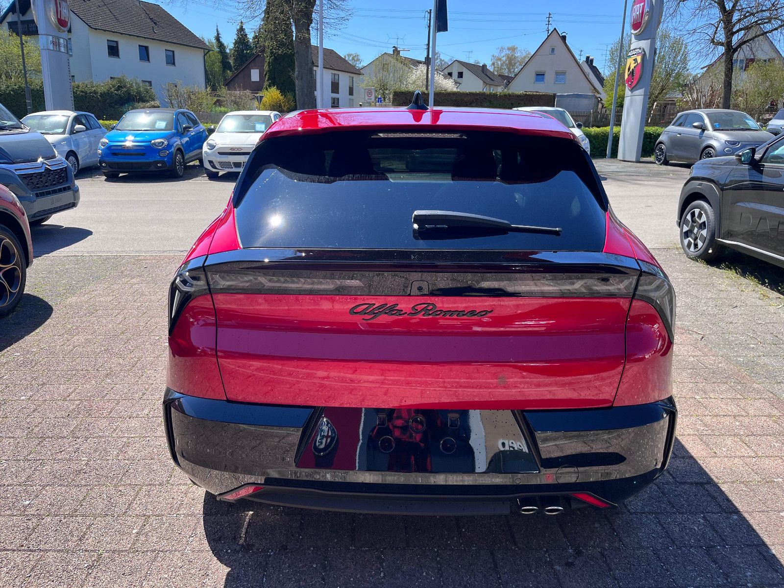 Fahrzeugabbildung Alfa Romeo Junior Ibrida 1.2 VGT 48V-Hybrid 107 kW ti