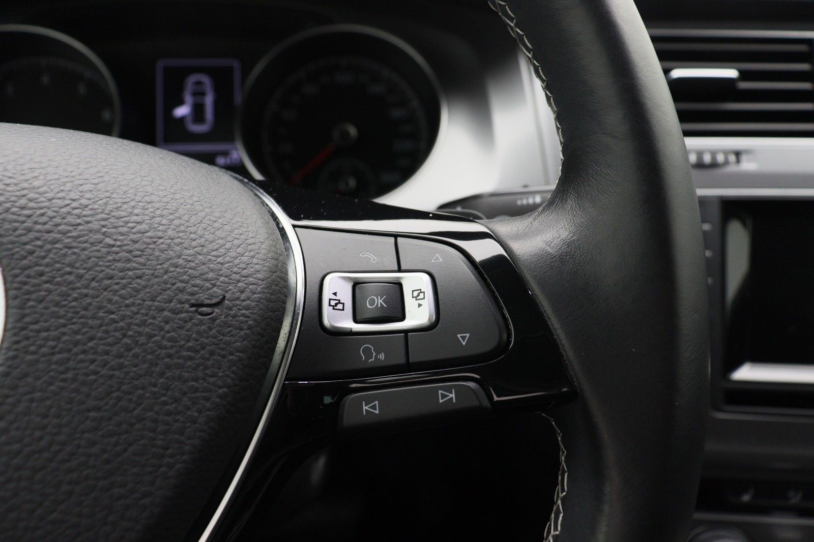 Fahrzeugabbildung Volkswagen Golf VII 1.4 Comfortline BMT DSG PDC NAVI