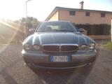 Jaguar X-Type 2.0D cat Classic - graue Jaguar X-Type