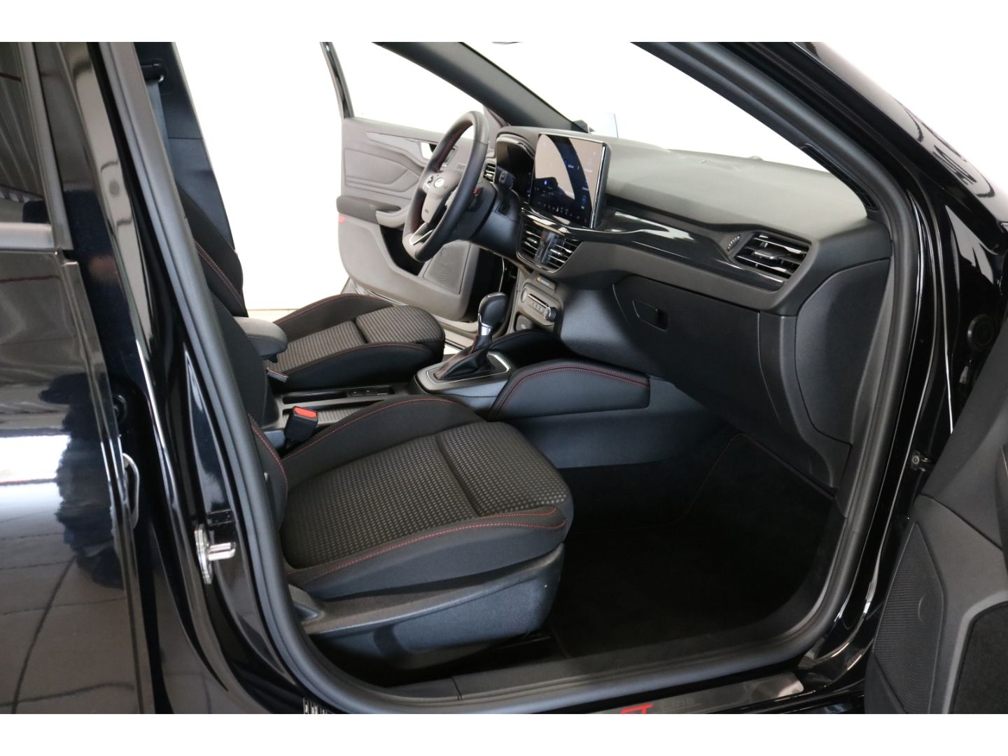 Fahrzeugabbildung Ford Focus ST-Line X WinterPa LED SpurhalteASS DAB