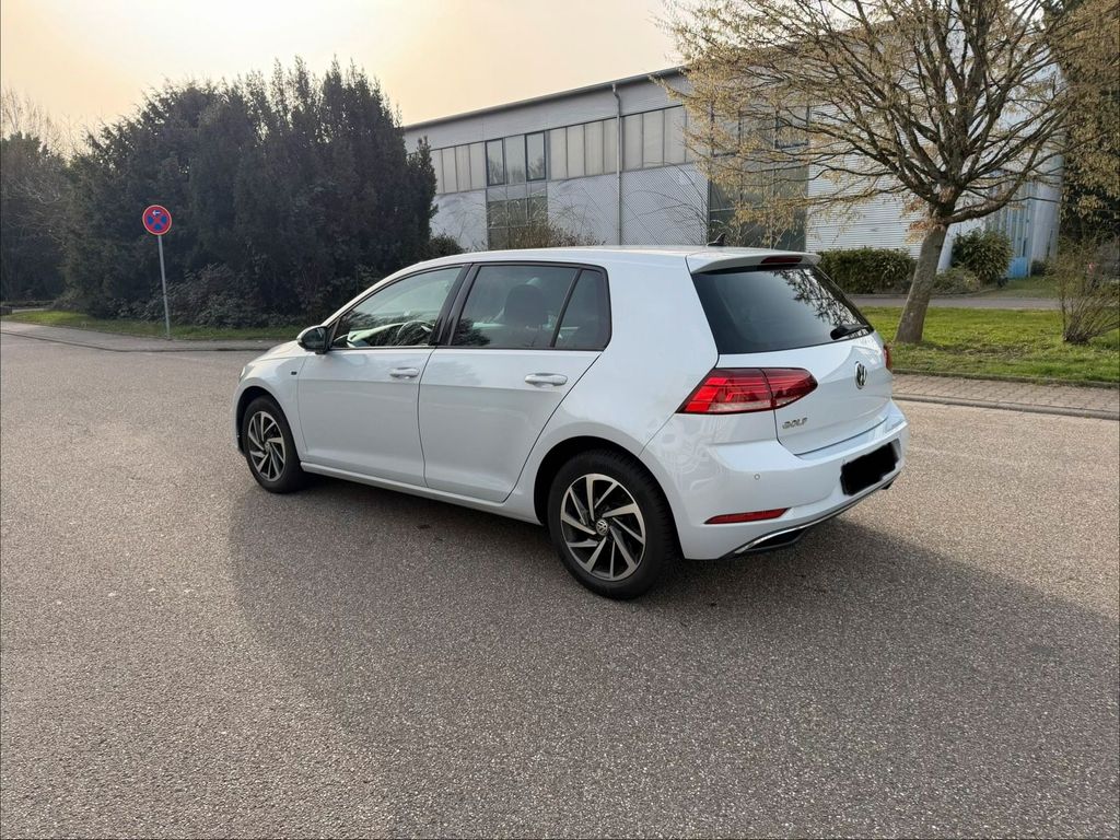 Image of Volkswagen Golf