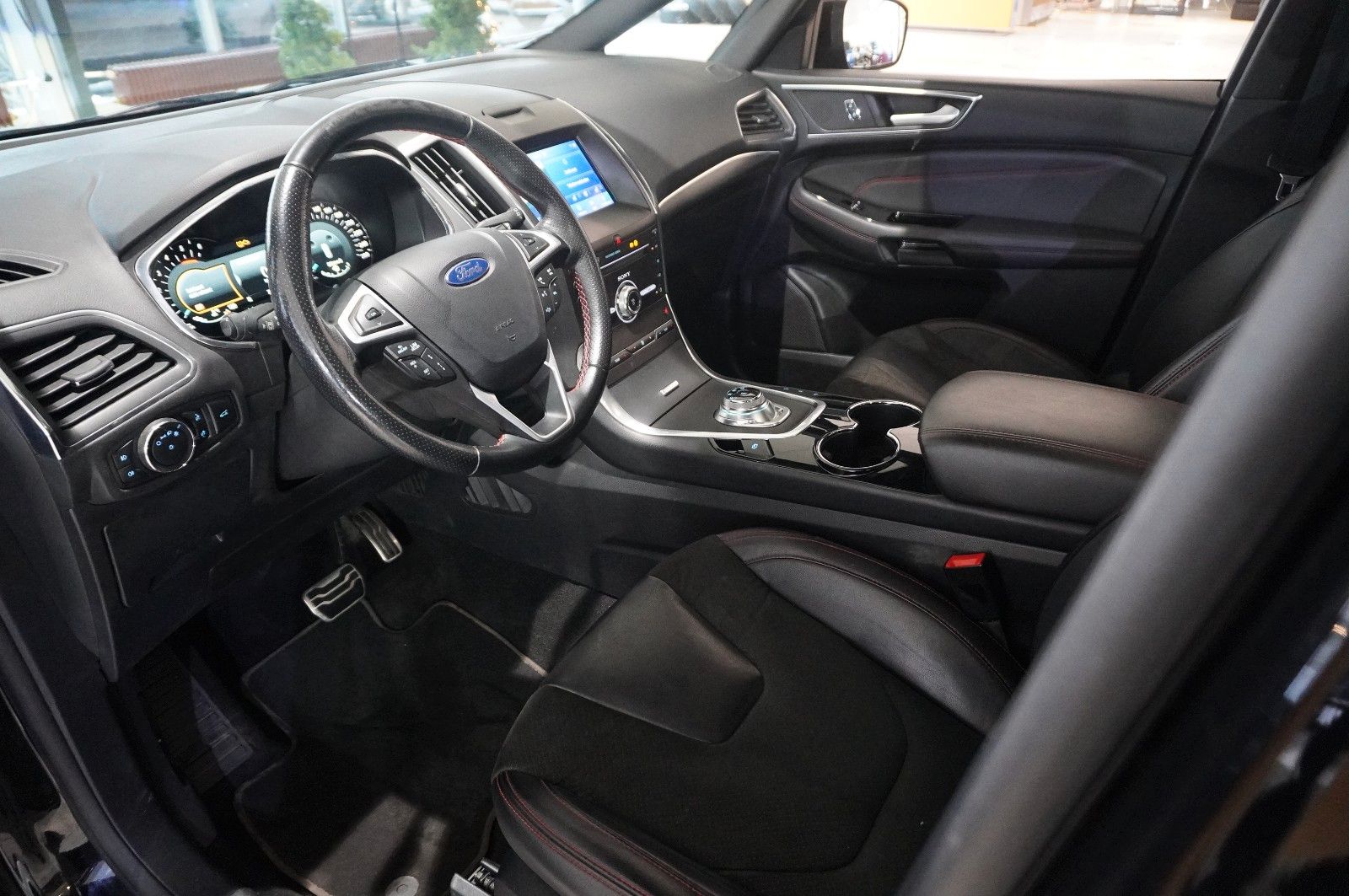 Fahrzeugabbildung Ford S-Max 2.0D ST LINE 7-SITZE NAVI/LED/KAMERA/AHK