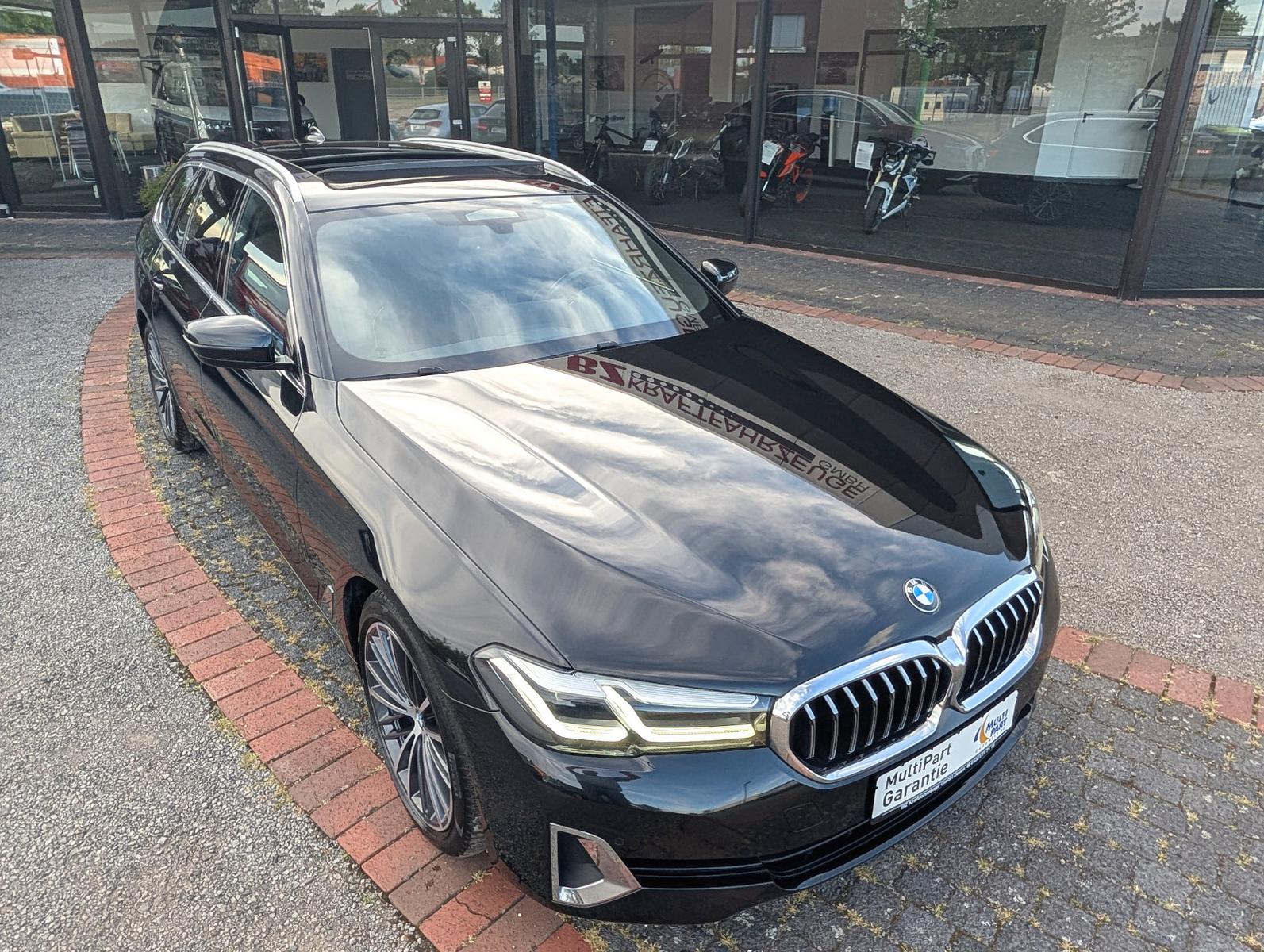 BMW 530 d Touring xDrive Luxury Line Voll!