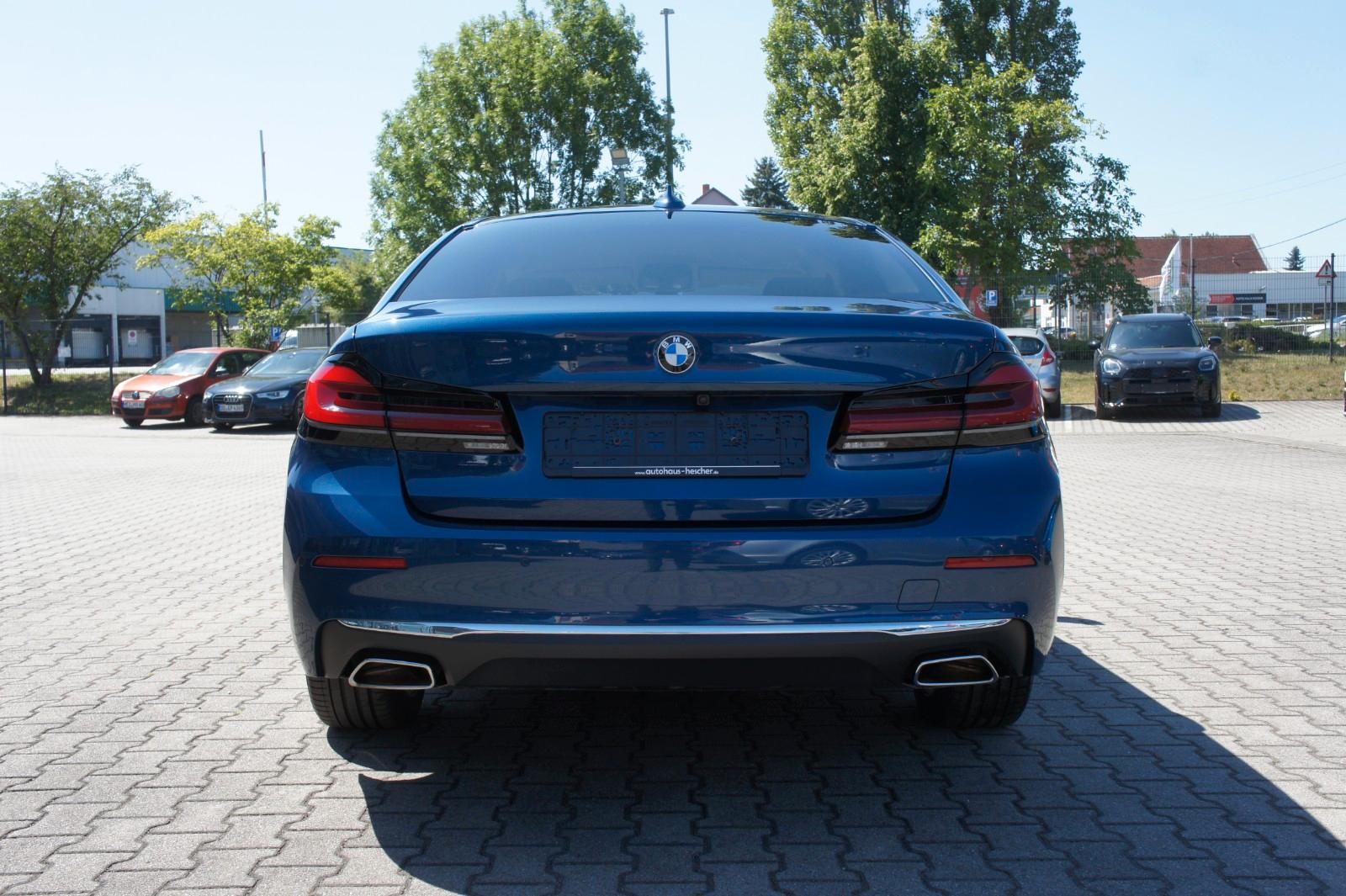 BMW 520d Limousine xDrive Luxury-Line *STANDHZG*
