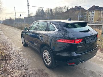 Jaguar F-Pace - 7