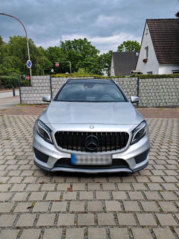 MERCEDES-BENZ Mercedes-Benz  GLA 220d 4-Matic AMG Line
