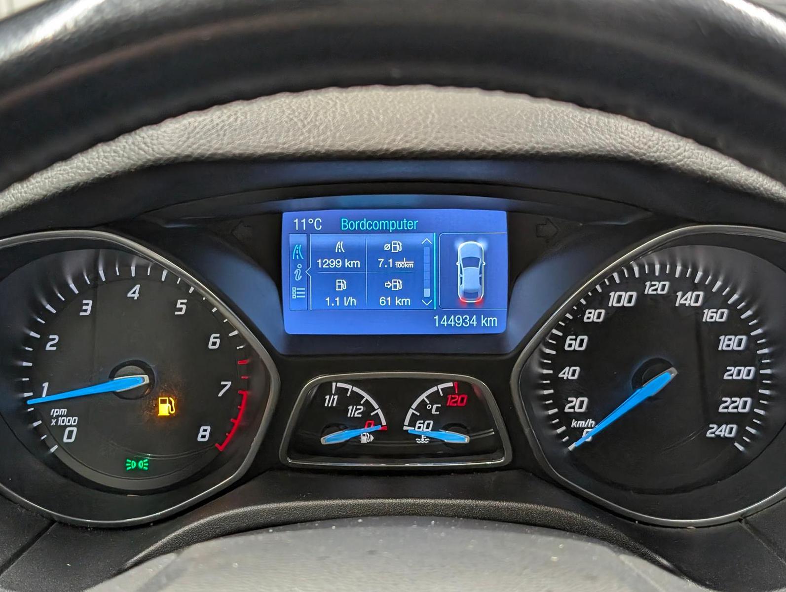 Ford Focus 2013 — photo 14