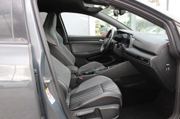 Fahrzeugabbildung Volkswagen Golf VIII 2.0 TDI Variant R-Line