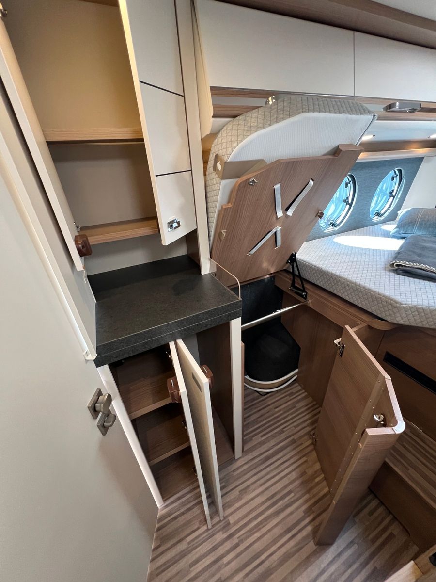 Fahrzeugabbildung Malibu Van first class - two rooms GT skyview 640 LE RB