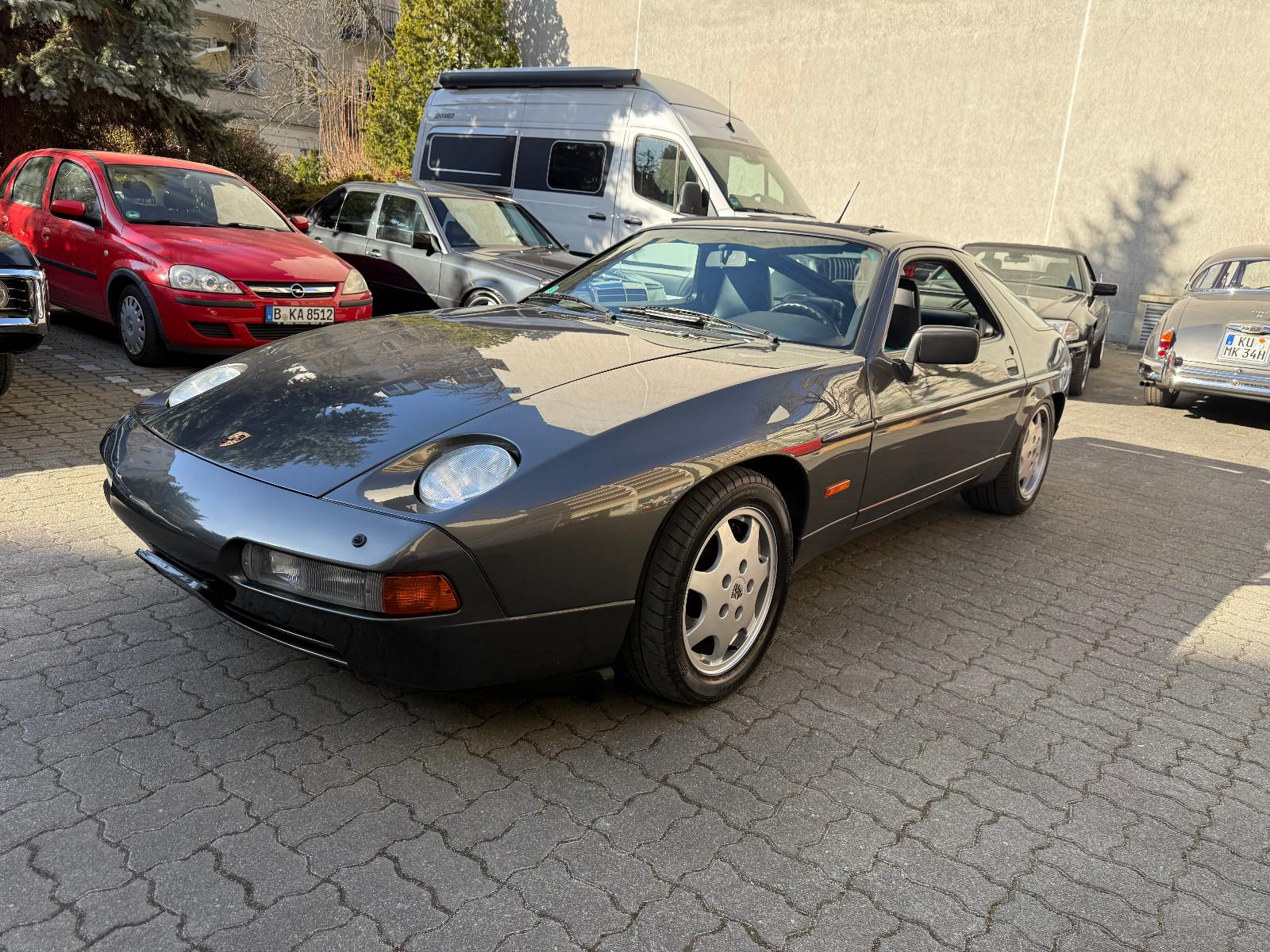 Porsche 928 4S