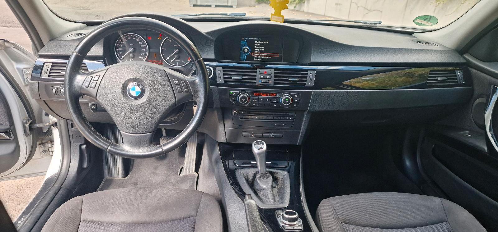 BMW 320 2010 — photo 14