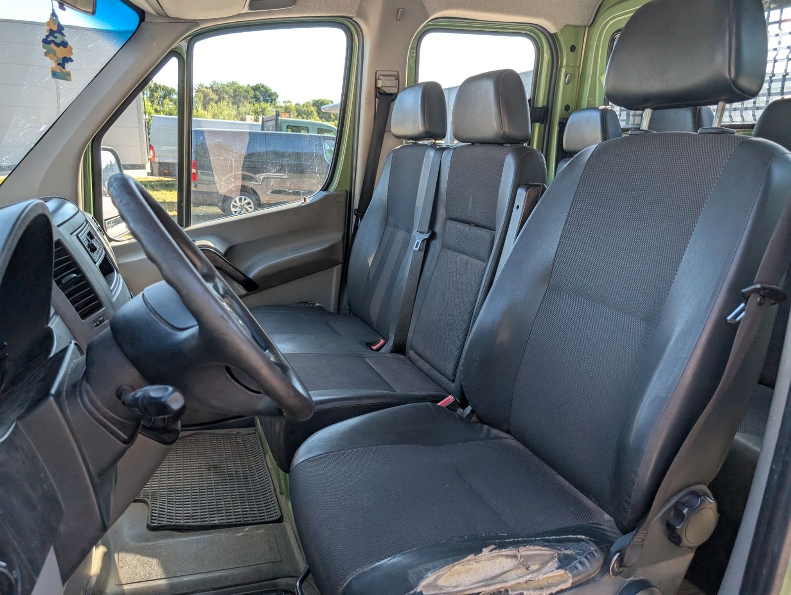 Fahrzeugabbildung Mercedes-Benz Sprinter Pritsche DoKa AHK