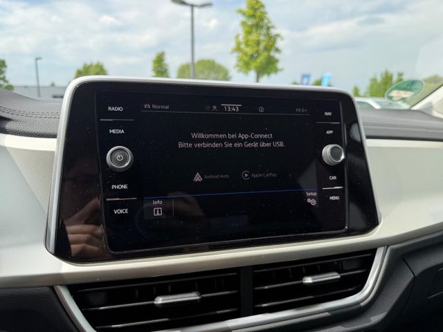T-Roc Move 1.0 TSI Navi Apple CarPlay Rear View