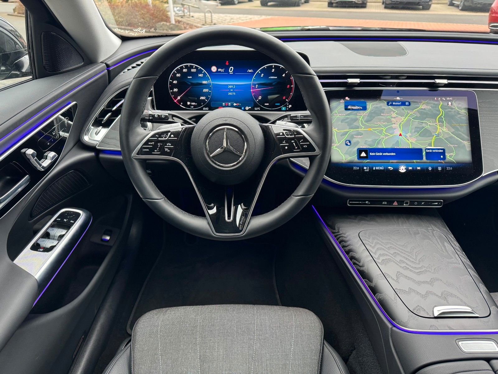 Fahrzeugabbildung Mercedes-Benz E 220d T Avantgarde+Distr+Digital+AHK+360