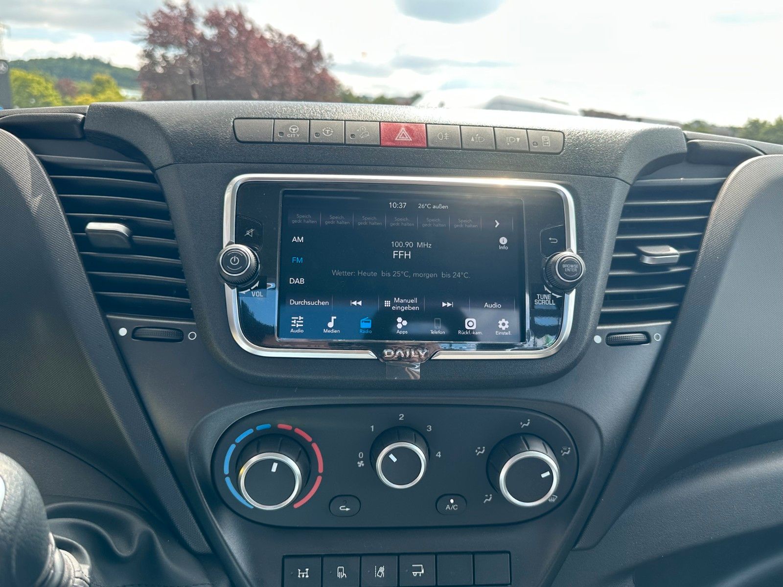 Fahrzeugabbildung Iveco Daily 70C18 H 3.0L *R3.750mm*AHK*Luft*Sperre*