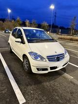 Mercedes-Benz B 160 Autotronic - - Mercedes-Benz B 160 mit Benzin-Antrieb: Van, Automatik