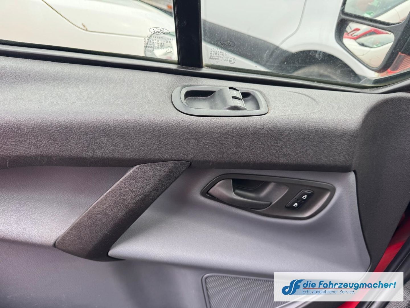 Fahrzeugabbildung Ford Transit Custom Tourneo 300 L1 *TURBOSCHADEN*2352