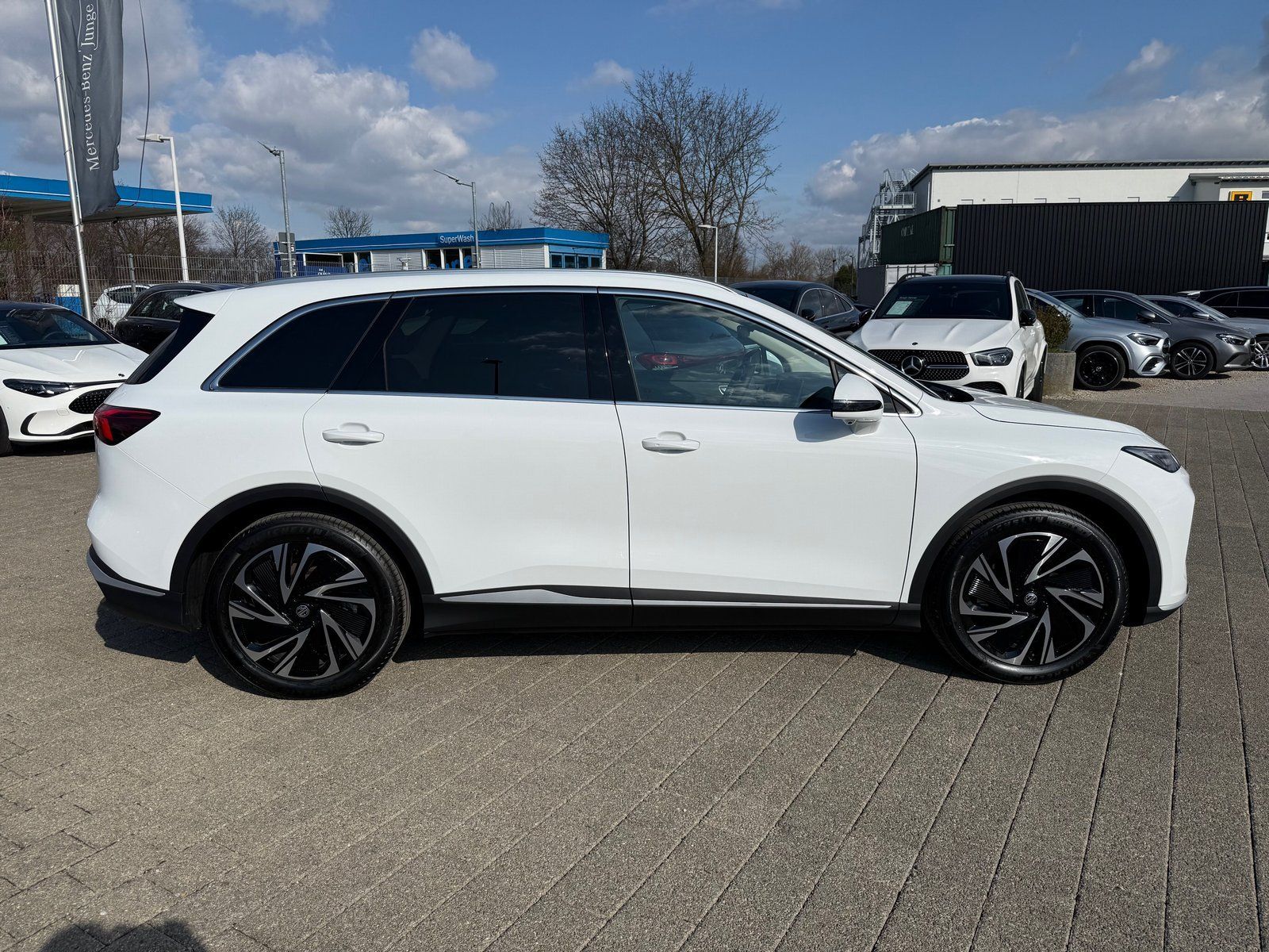 MG S6 EV