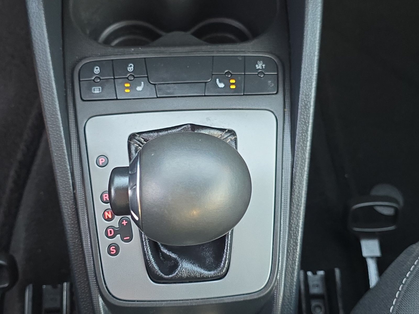 Fahrzeugabbildung SEAT Ibiza SC FR AUTOMATIK NAVI SHZ KLIMA