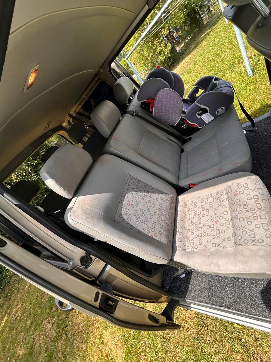 Volkswagen Transporter 2006 — photo 12