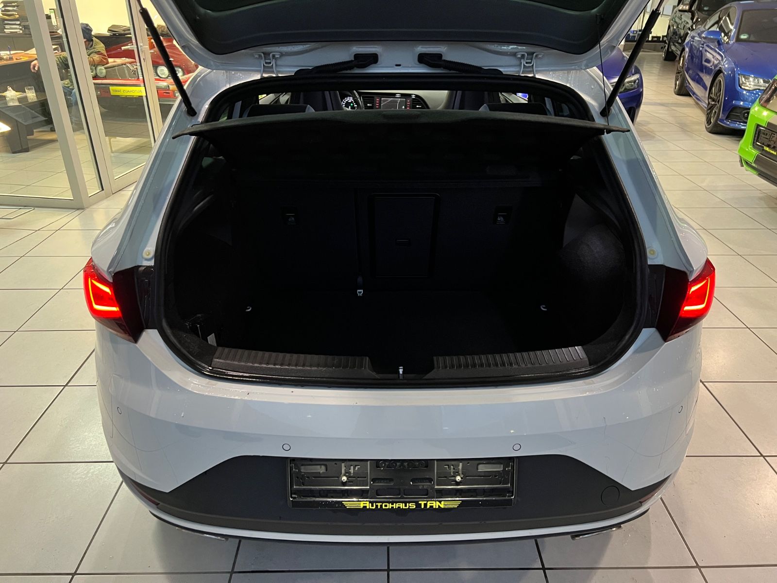 Fahrzeugabbildung SEAT Leon Cupra 290 DSG *ORANGE LINE * SCHALENSITZE *