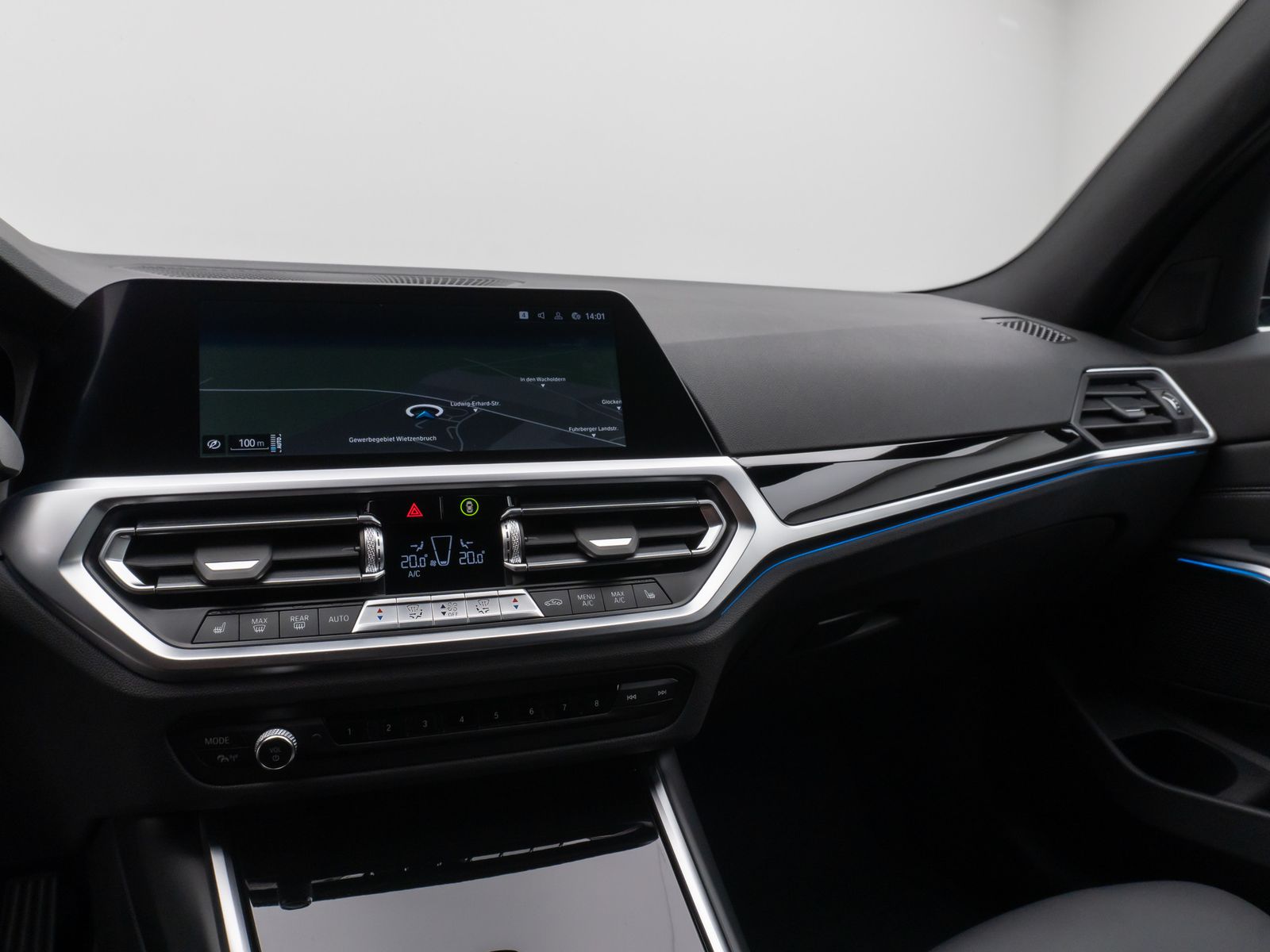 Fahrzeugabbildung BMW 330e xD SportLine Laser HUD DAB HiFi Komfort PDC