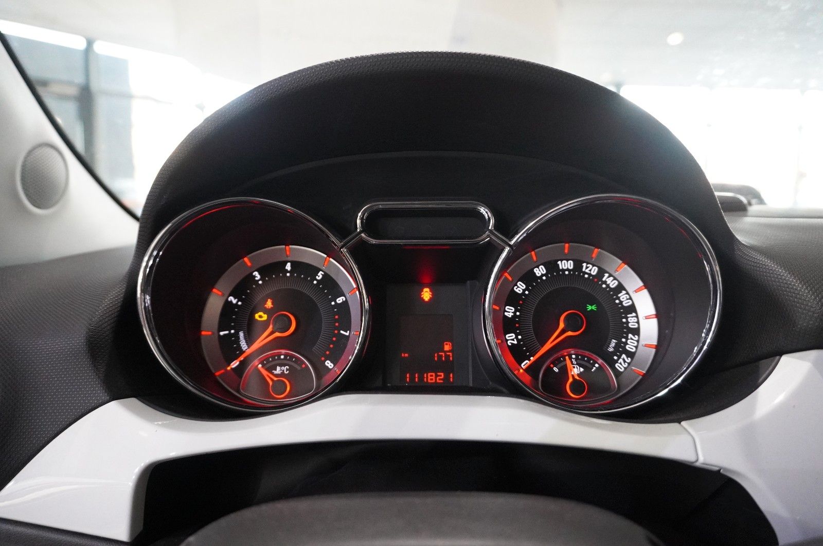 Fahrzeugabbildung Opel Adam 1.4 WHITE LINK LED/TEMP./SPORT/SH/KLIMA/USB