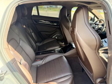 Porsche Panamera - 8