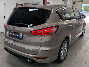 Ford S-Max - 11