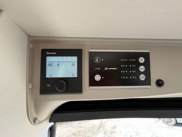 Sunlight Adventure Cliff 600 8G Safety ACC Solar Digital