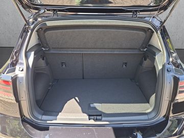 Fahrzeugabbildung Volkswagen T-Cross Life Limited 1.0 TSI DSG AHK Klima