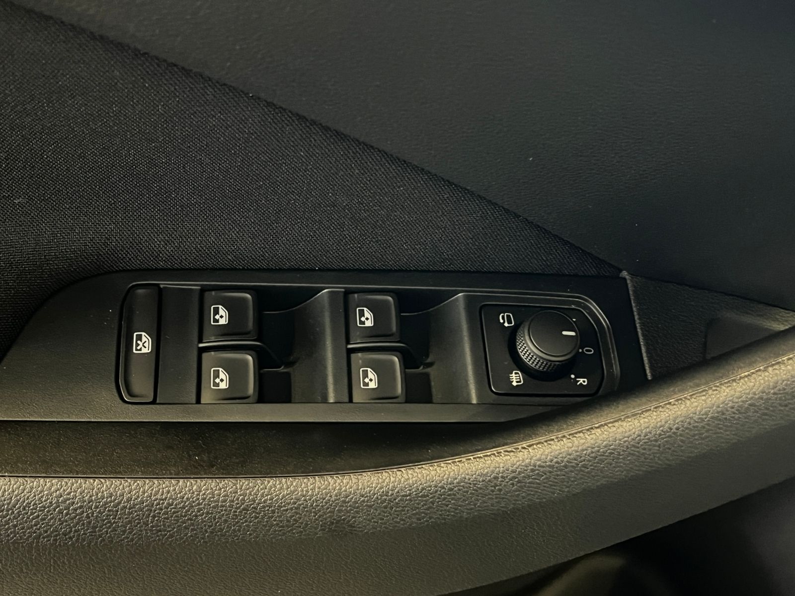 Fahrzeugabbildung SKODA Scala Drive 1.0 TSI DSG *Matrix-LED, ACC, SmartL