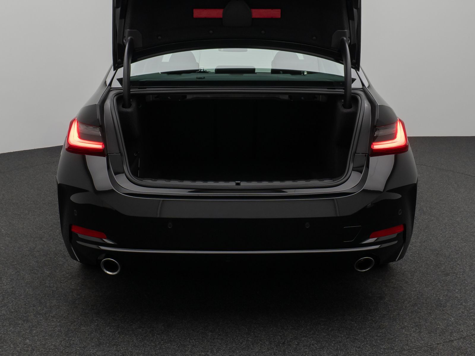 Fahrzeugabbildung BMW 318i HUD DAB CockPitPro PDC Geschwindigkeitsreg