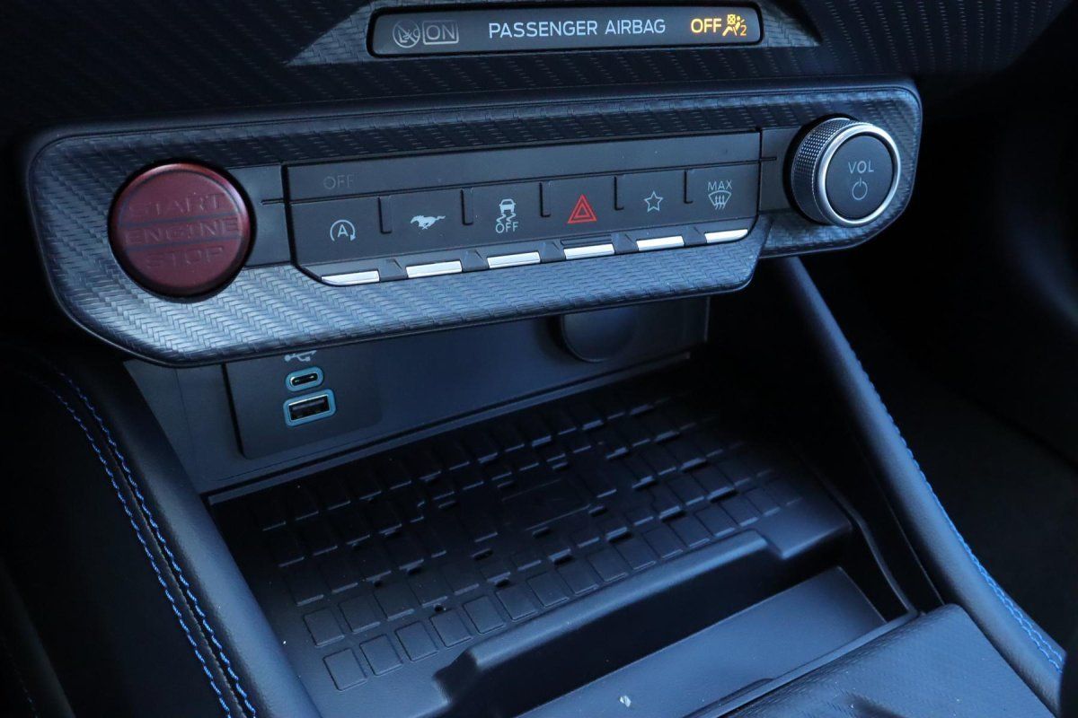 Ford Mustang (MUSTANG Dark Horse RECARO/Styling-Paket/großer)