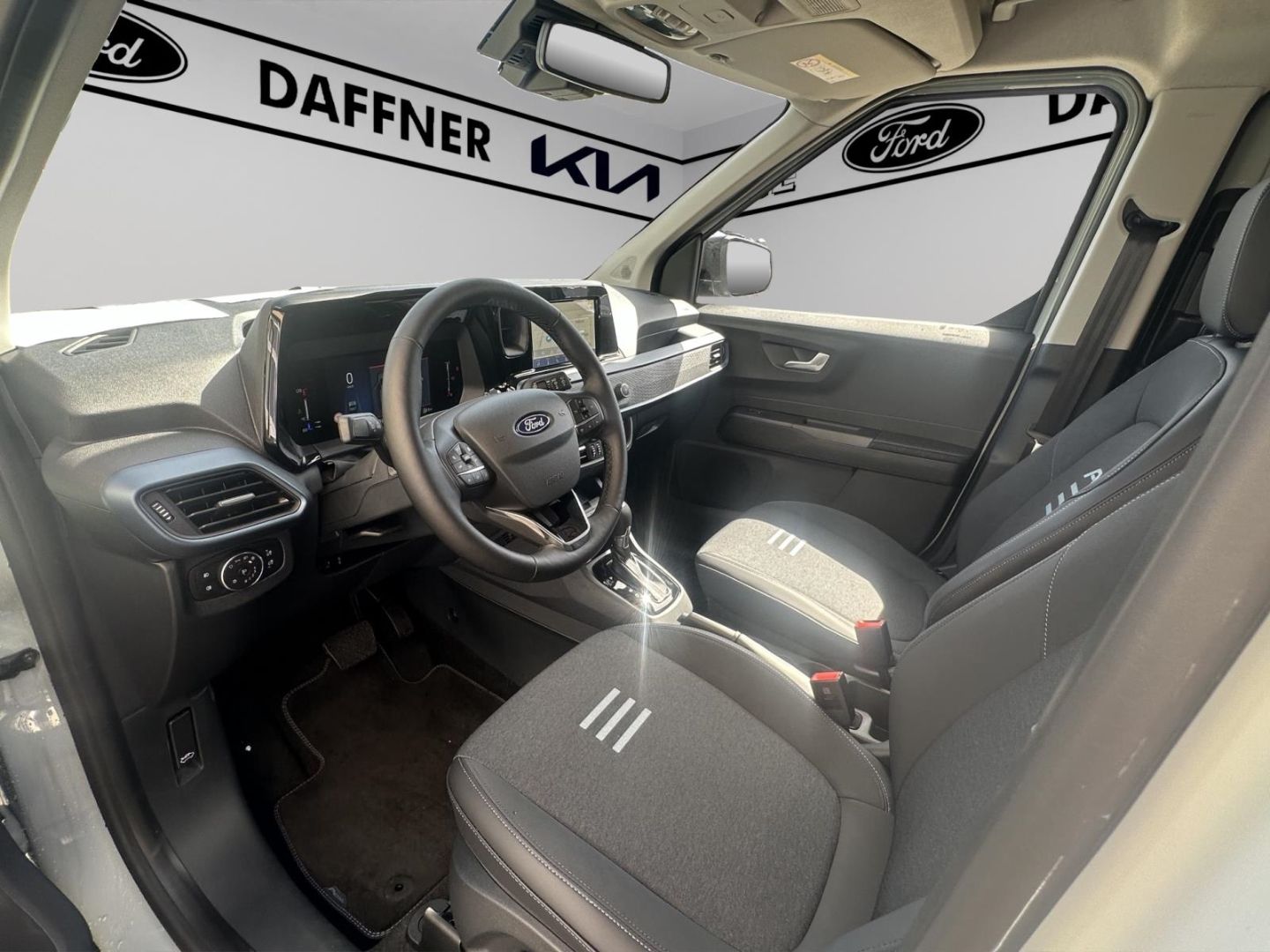 Fahrzeugabbildung Ford Tourneo Courier Active 1.0 EcoBoost WINTERPAKET