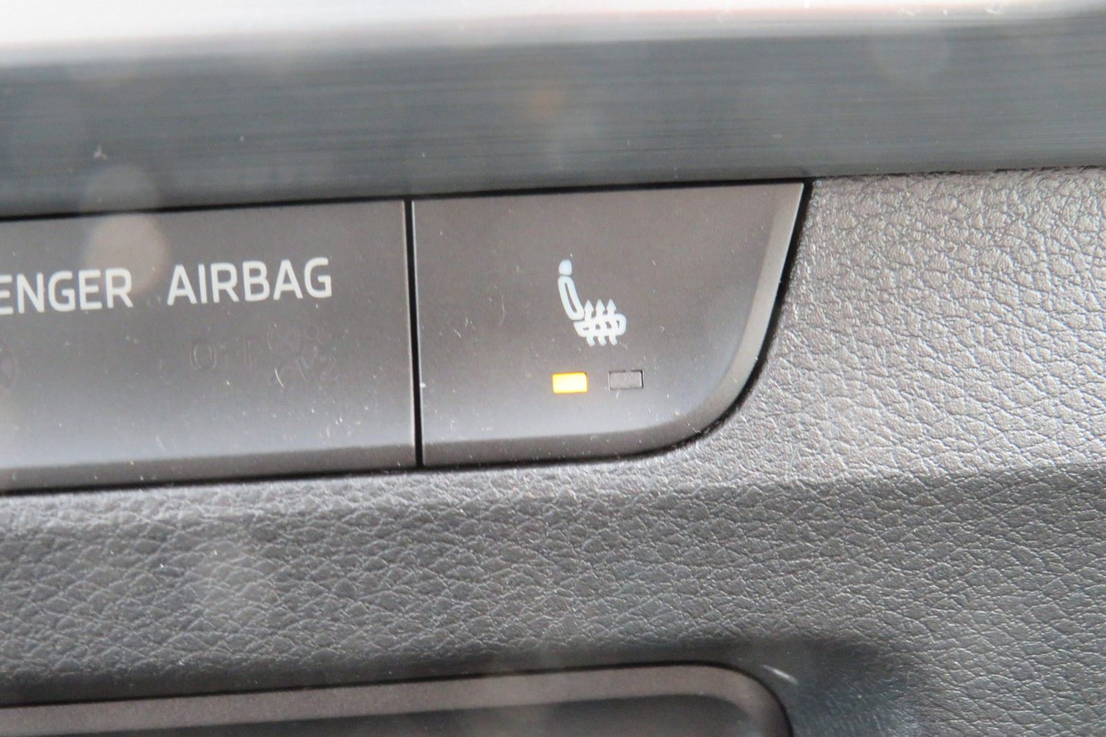 Fahrzeugabbildung SKODA Fabia Combi Ambition SITZH. KLIMA GRA GJ APP 1.H